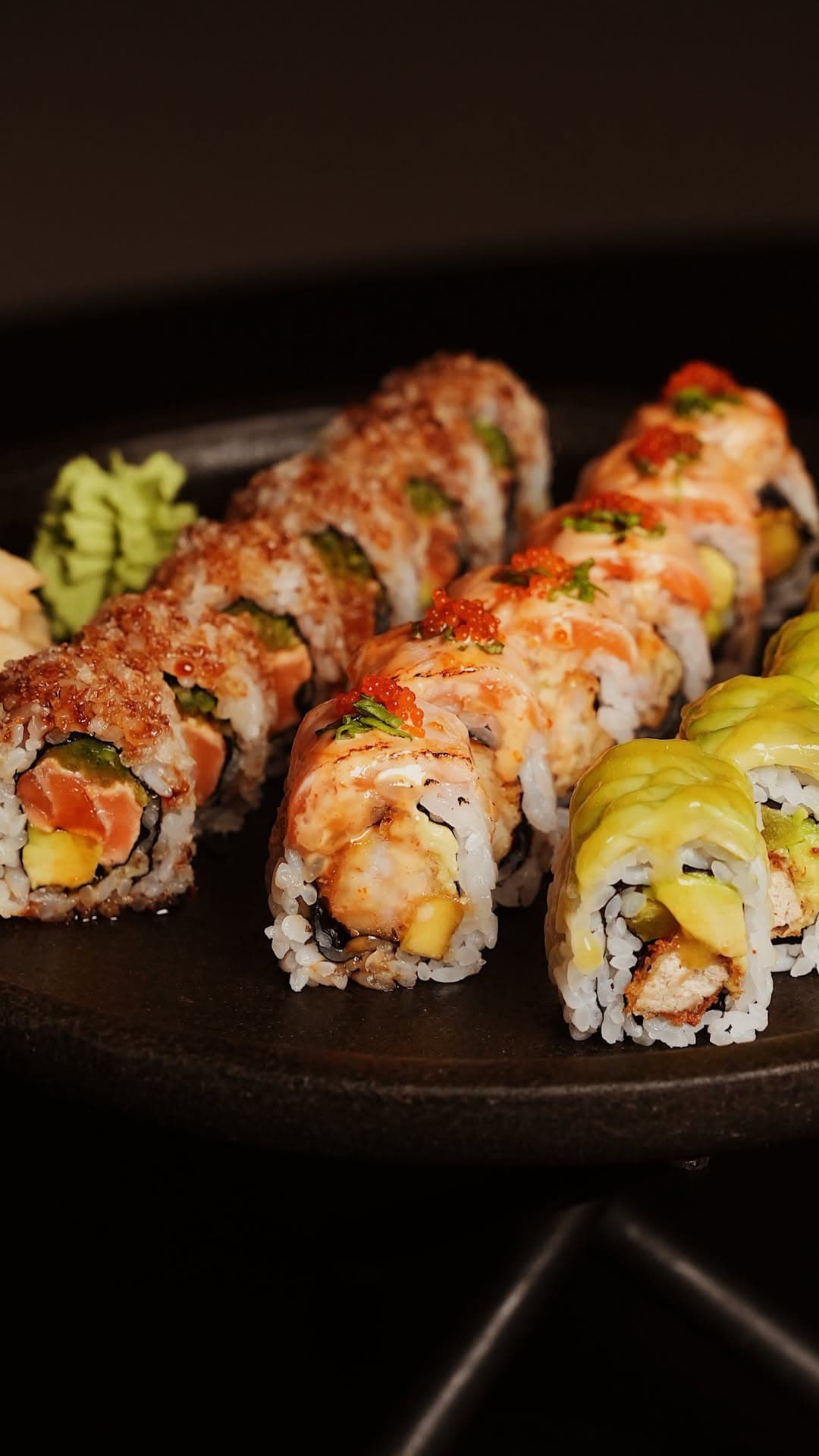 Mori Roll, imza maki